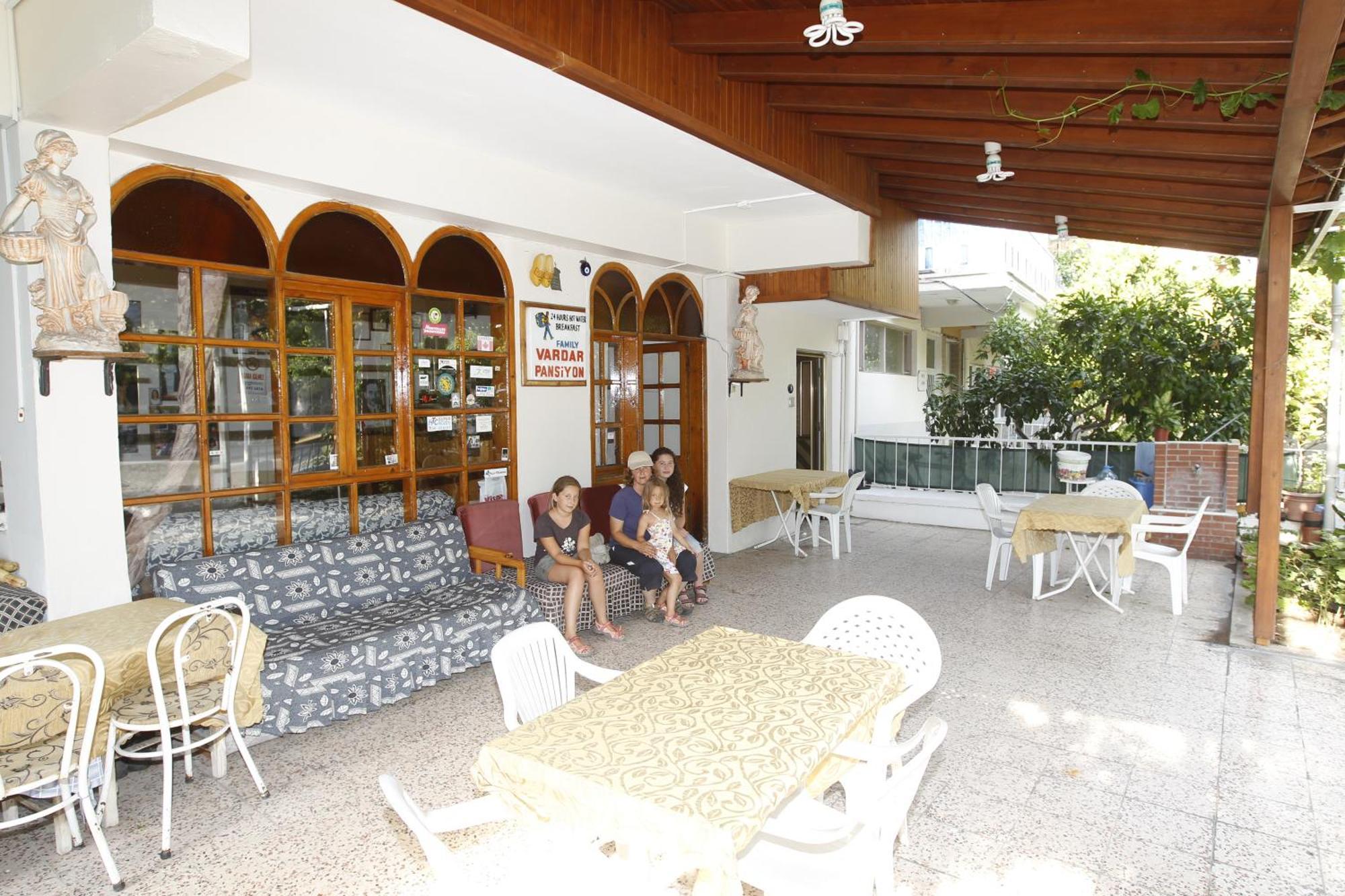 Vardar Pension Selcuk ภายนอก รูปภาพ